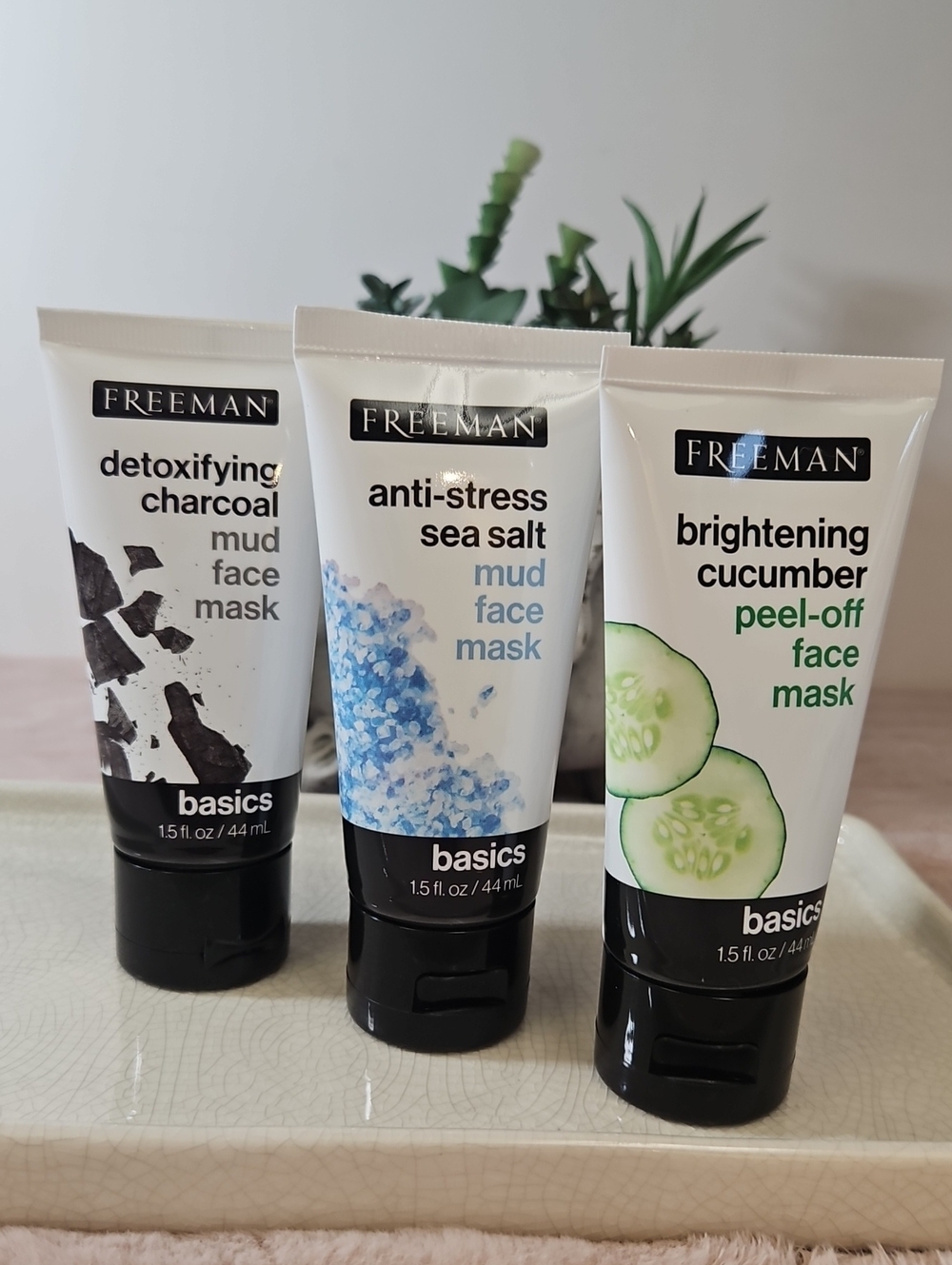 FREEMAN Basics Mud Face Masks detoxifying charcoal, anti-strees & cucumber peel